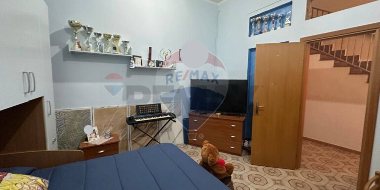 f0376623001742814691