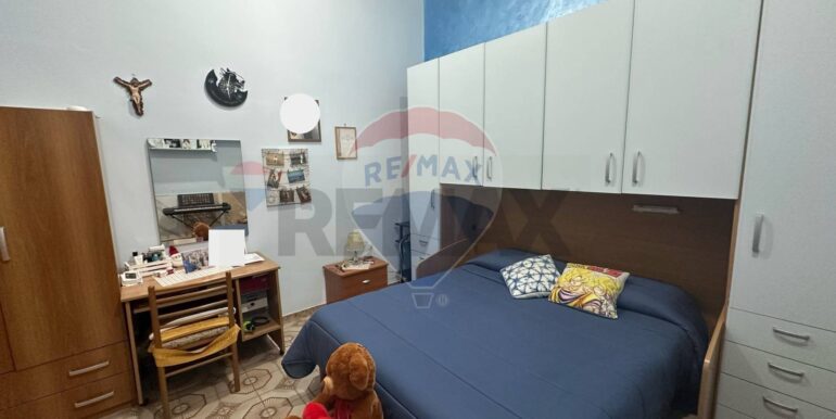 f0877793001742814767