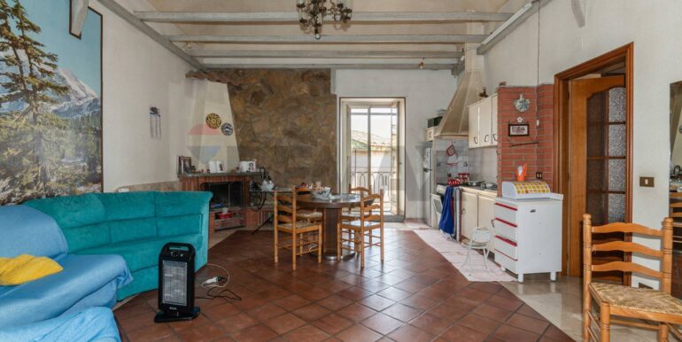 20250209213550-928440-6