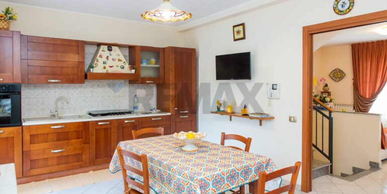 20251007111255-991160-15