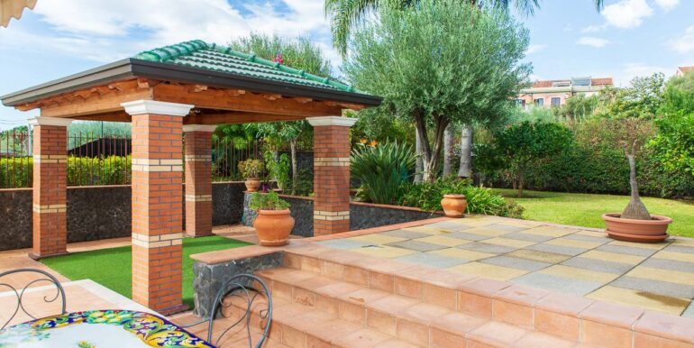 20251007111307-991160-18