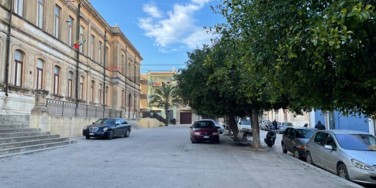 20251013182357-991854-9