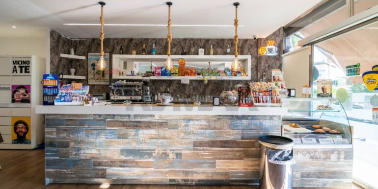 20251112195007-1000283-10