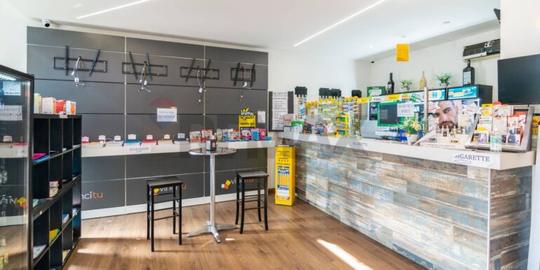 20251112195027-1000283-16