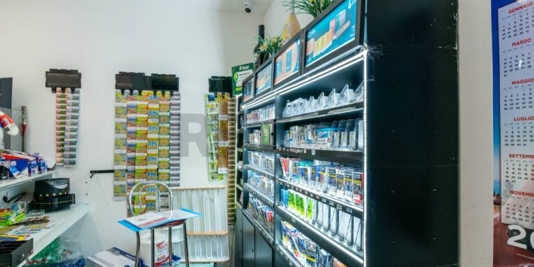 20251112195033-1000283-18