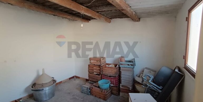 20251204184033-1006485-21