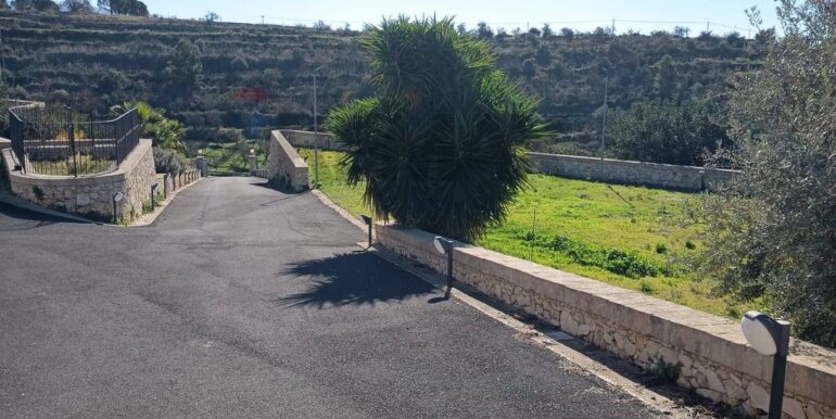 20251211174845-1010068-50