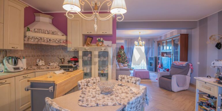 20251215104313-1010151-8