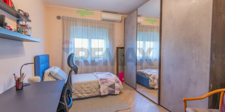 20251215104359-1010151-22