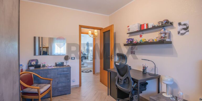 20251215104402-1010151-23