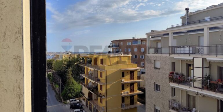 20251215121002-1010602-2