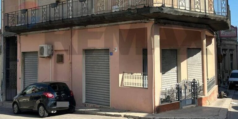 f0726688001767780557